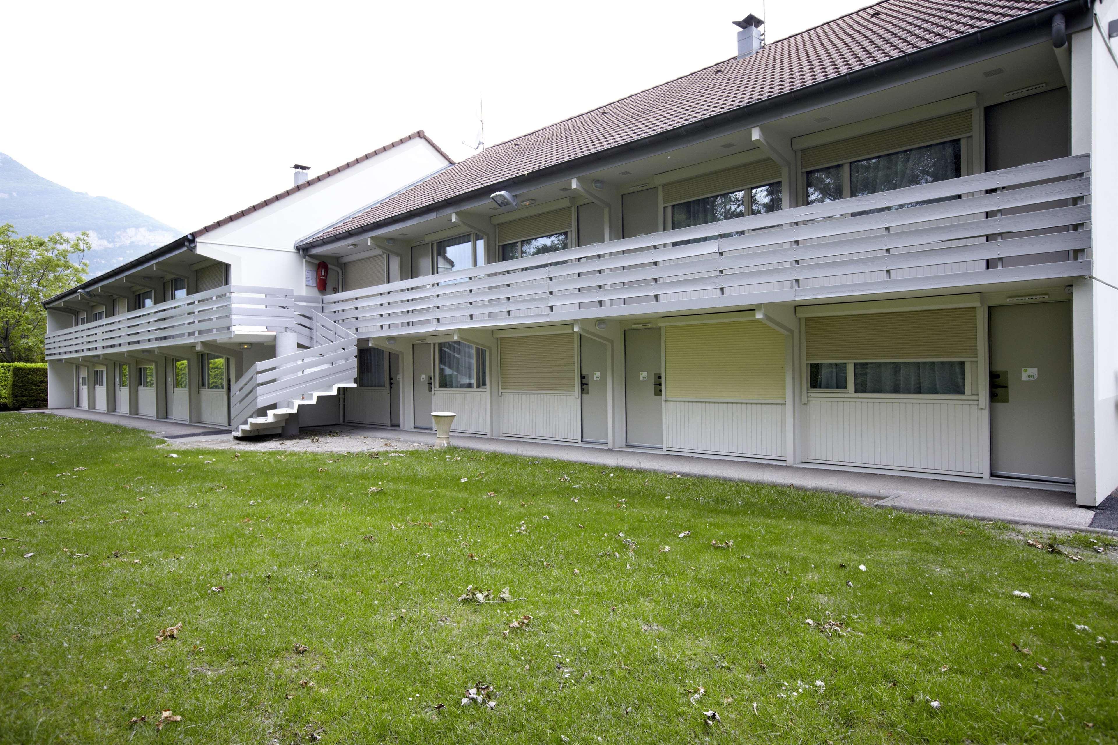 Campanile Grenoble Nord - Saint-Egreve Hotel Exterior photo