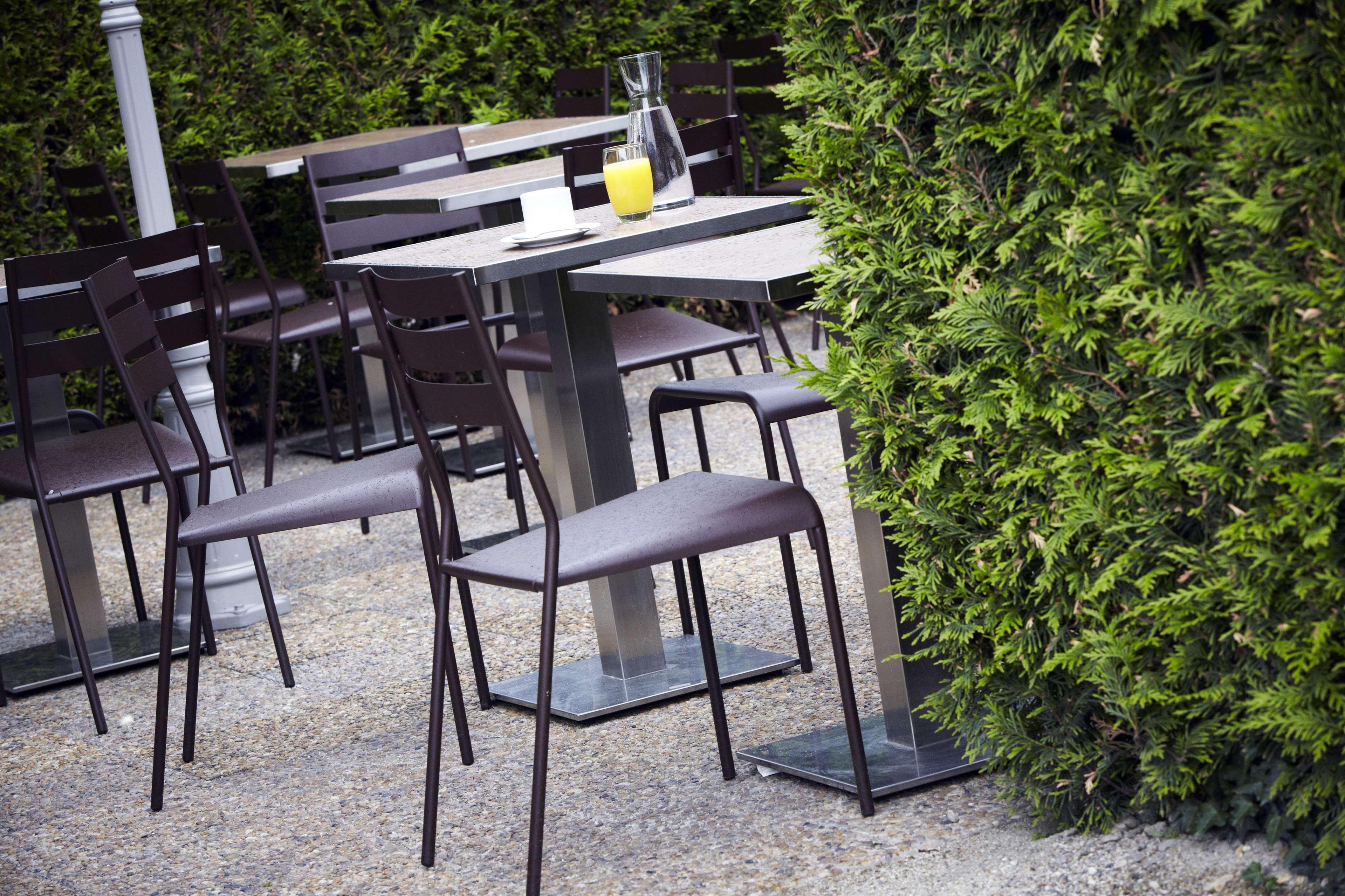 Campanile Grenoble Nord - Saint-Egreve Hotel Exterior photo